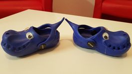 Clogs mit coolen Augen Gr. 22 fast wie NEU