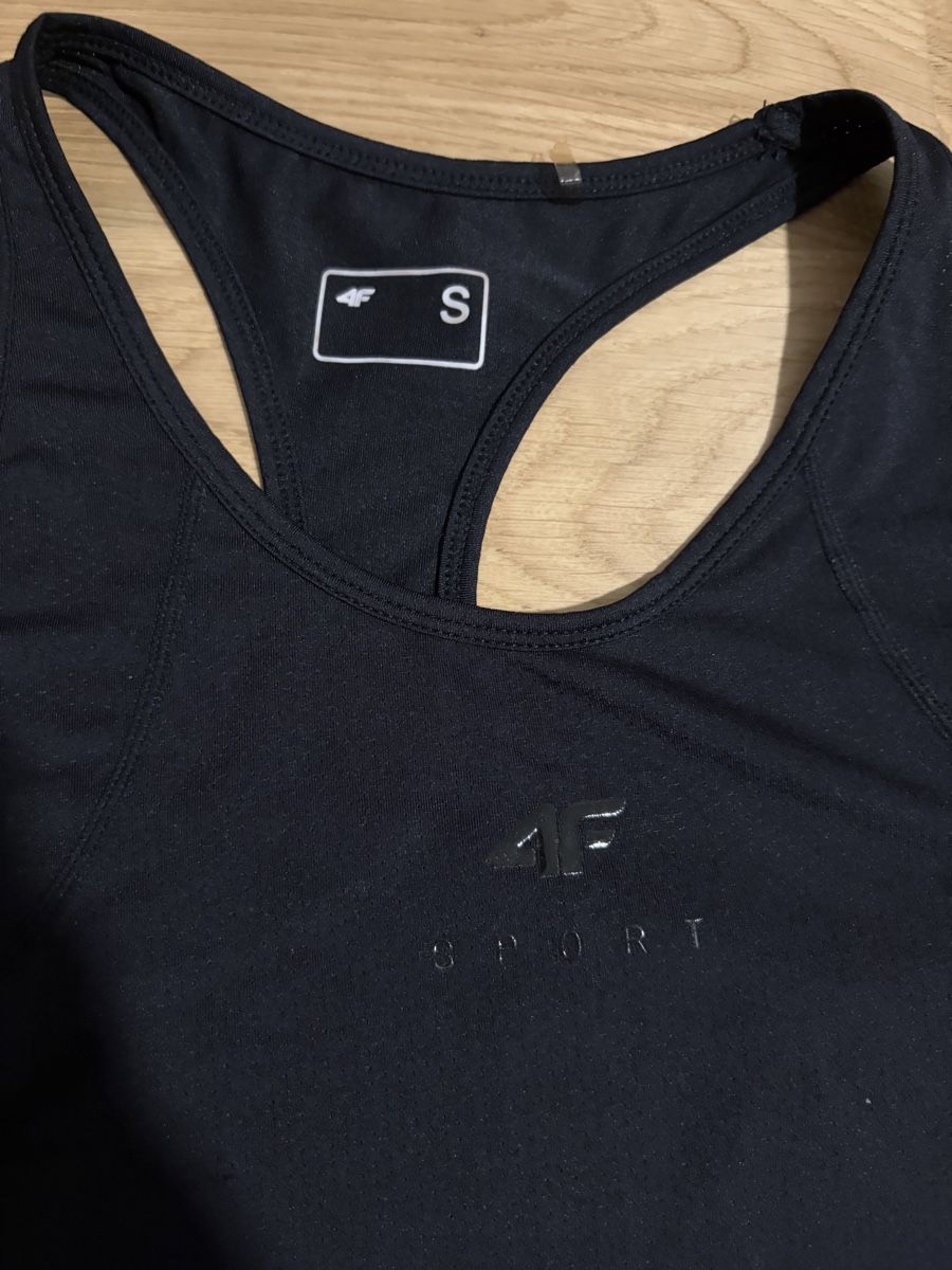 4F Top: Sport black top S 4F – Usato da Rolle venduto da gos_2xy5 1