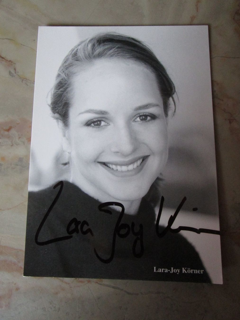 Autografi: LARA-JOY KÖRNER D SCHAUSPIELERIN ANTIKES AUTOGRAMM – Usato da GUTENSWIL venduto da Alpina6