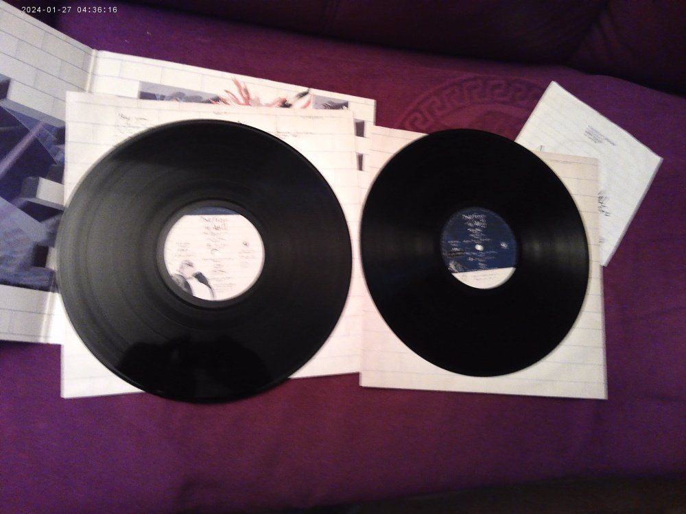 Dischi in vinile: Pink Floyd "Another Brick in the Wall" LP + SINGEL VINIL – Usato da Volketswil venduto da nemo2000 3
