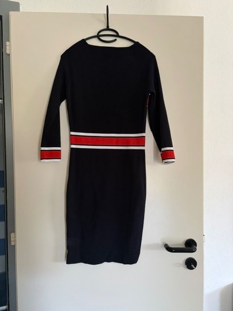 Morgan Kleider: Robe Tricot bleue et eouge Morgan – Gebraucht aus Dompierre FR von Laetitia1999 1