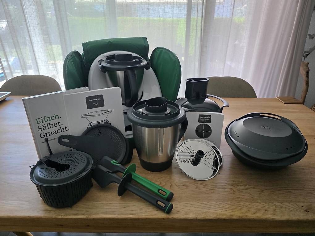 Elettrodomestici da cucina: TM6 inkl 2. Mixtopf, Gemüsestyler etc. – Usato da Neuenkirch venduto da mic_m8px