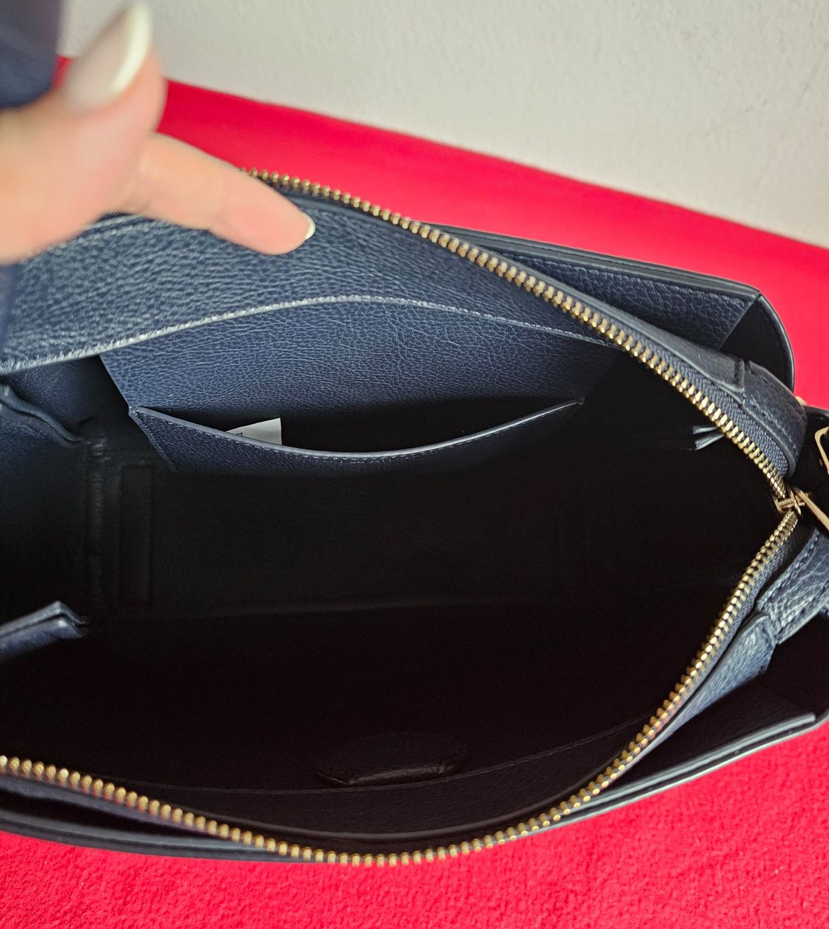 Tommy Hilfiger Taschen für Damen: ***TOMMY HILFIGER *** Hand od. Umhängetasche – Neu (gemäss Beschreibung) aus Bronschhofen von Xena37 7