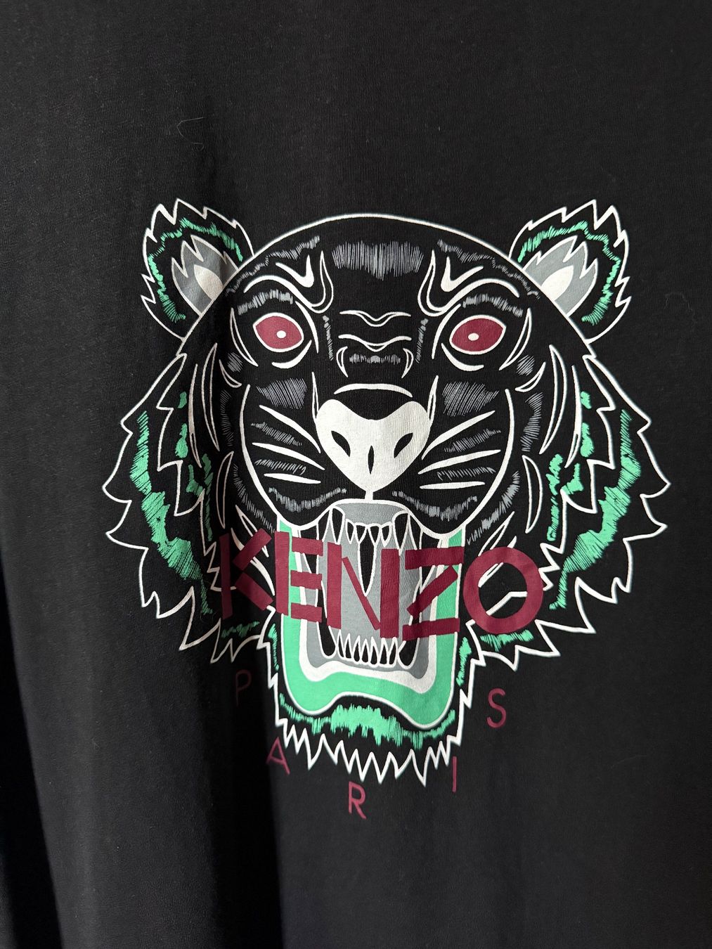 Kenzo T-Shirts: KENZO T-Shirt, Tigerprint, schwarz – Gebraucht aus Wohlen AG von thr_t5x8 1