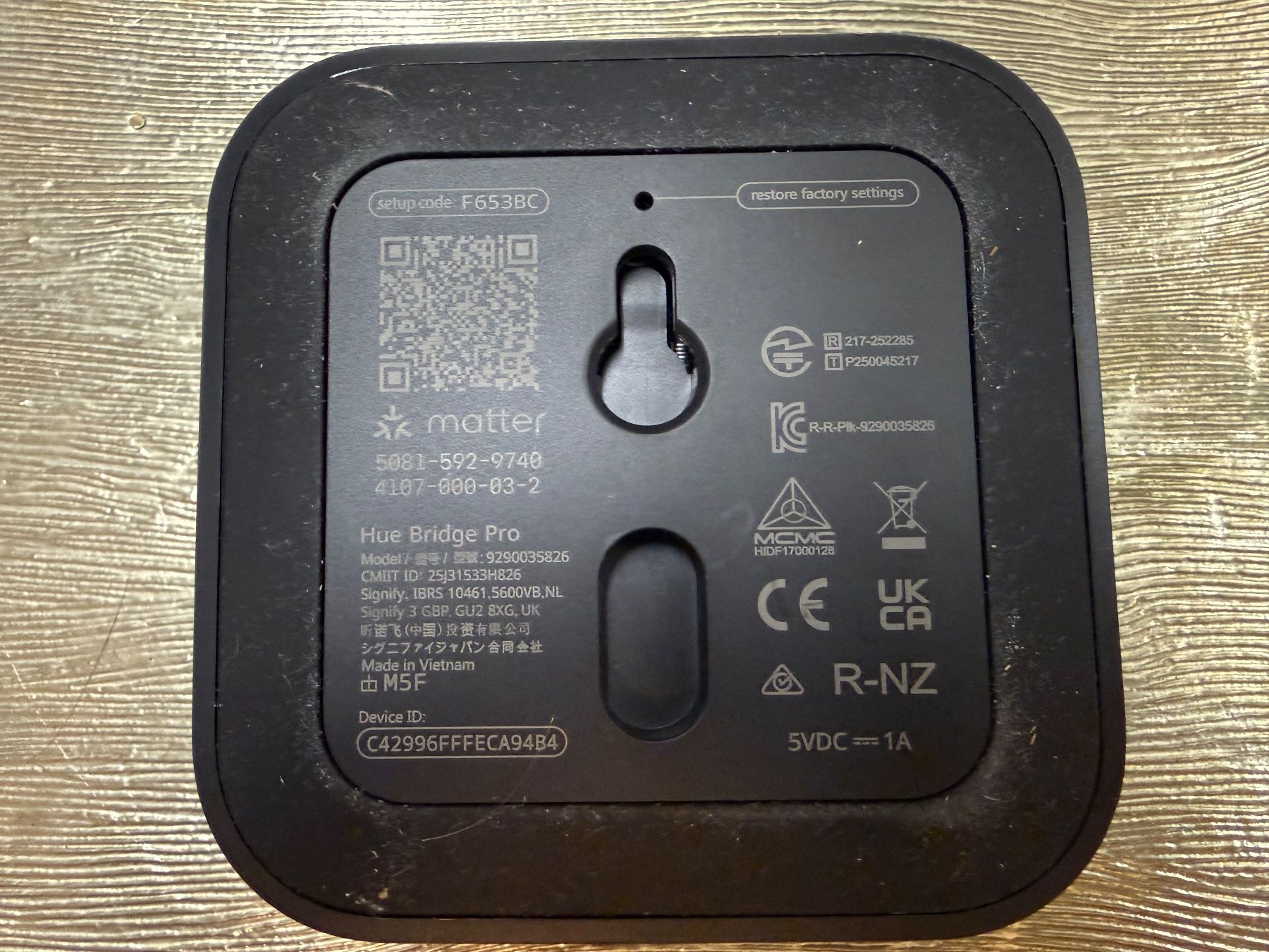 Philips Hubs & Switches: Philips hue Bridge Pro – Neu (gemäss Beschreibung) aus Hergiswil NW von Tested-good 3