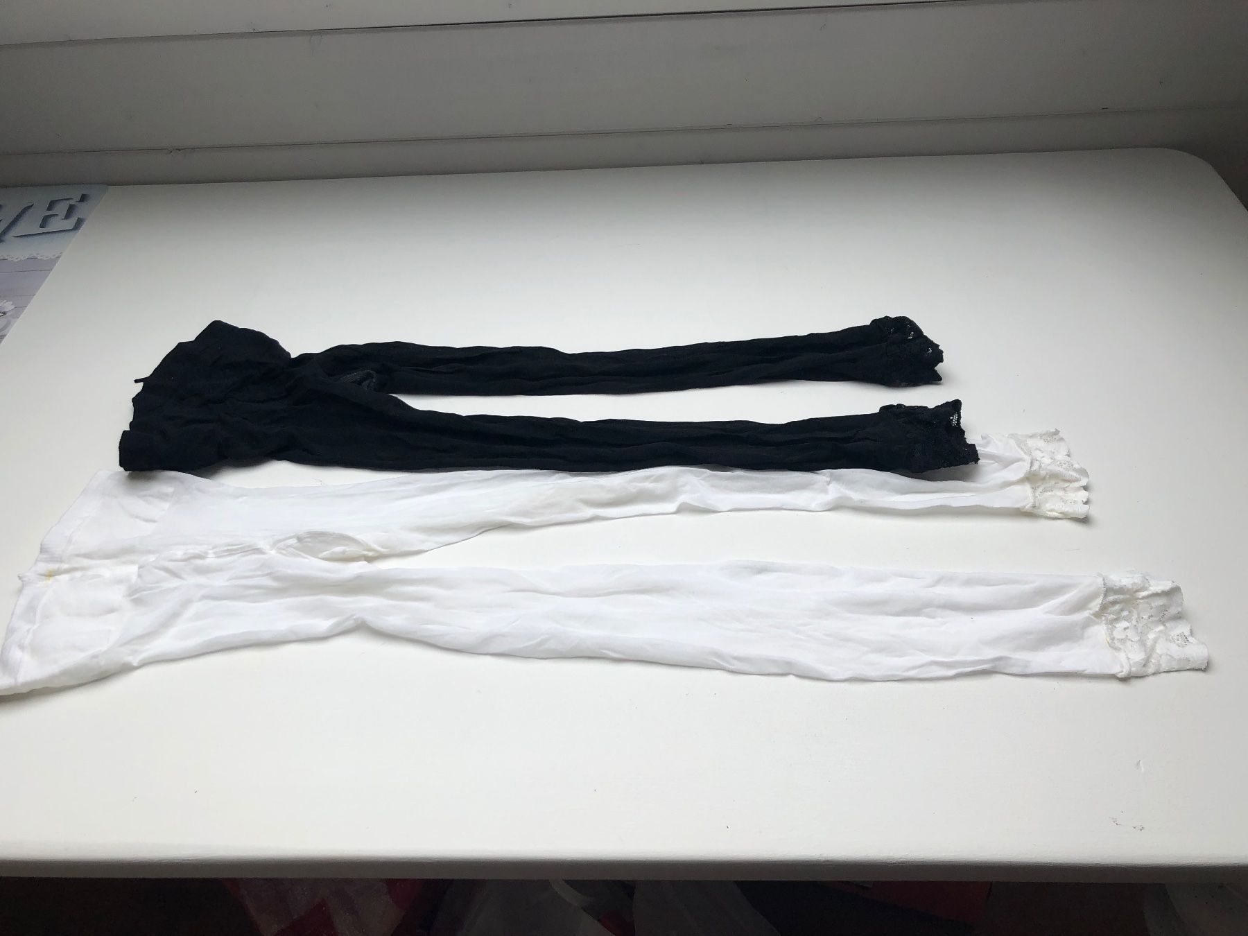 Leggings: zwei Leggins mit spitze – Gebraucht aus Buchs-ZH von Birikina