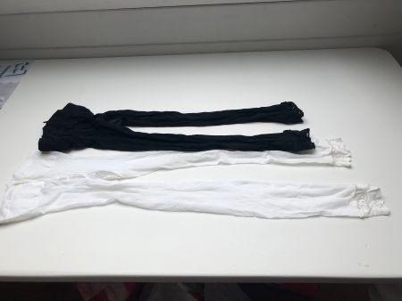 zwei Leggins mit spitze