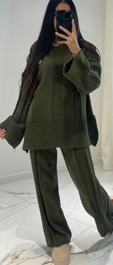 Maglioni & Felpe: Ensemble maille kaki tendance  neuf! – Nuovo e nell'imballaggio originale da Les Acacias venduto da hin_k986