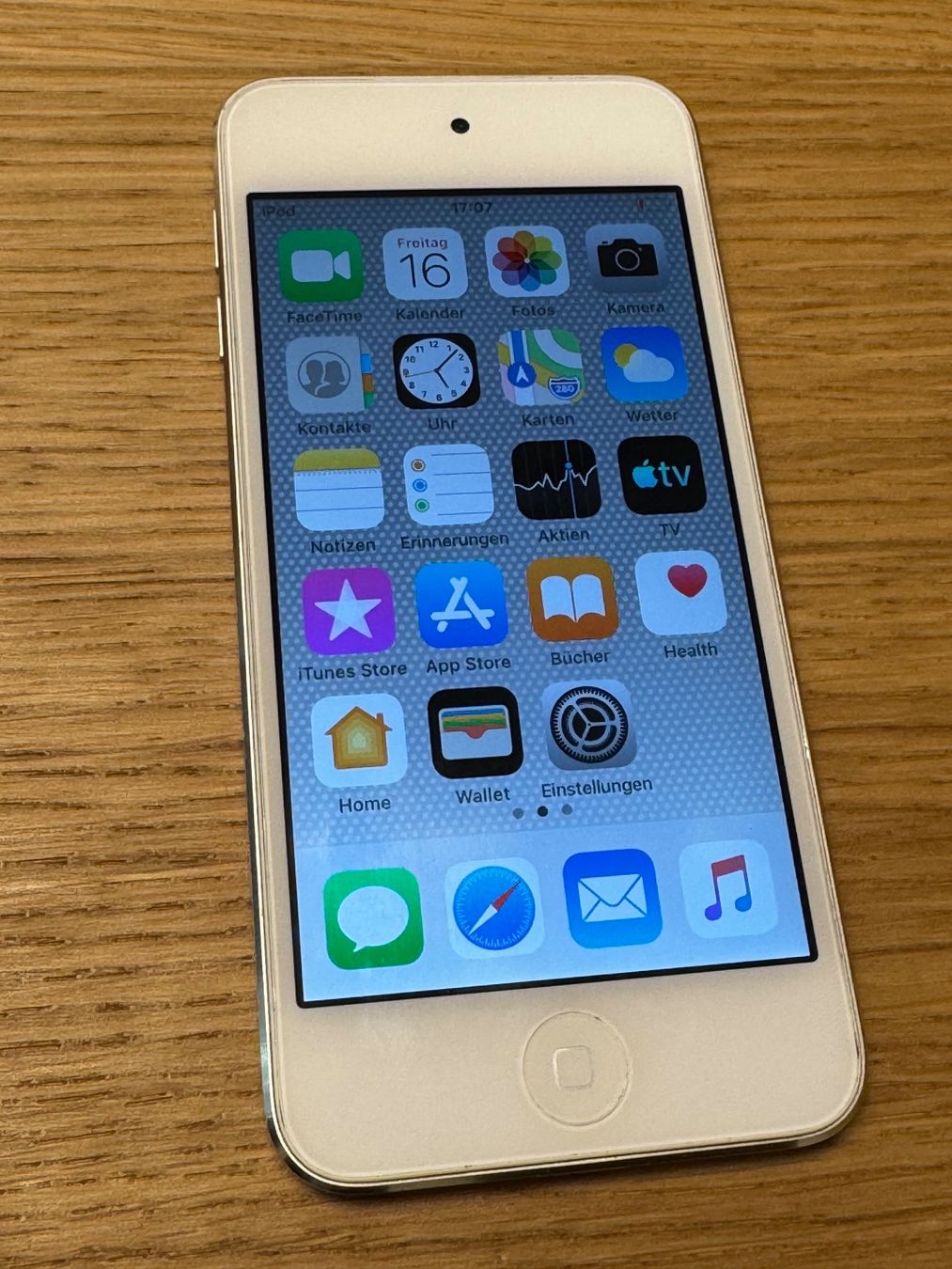 Apple Lettore multimediale portatile: iPod Touch 6th gen – Usato da Zollikofen venduto da lagavulin03