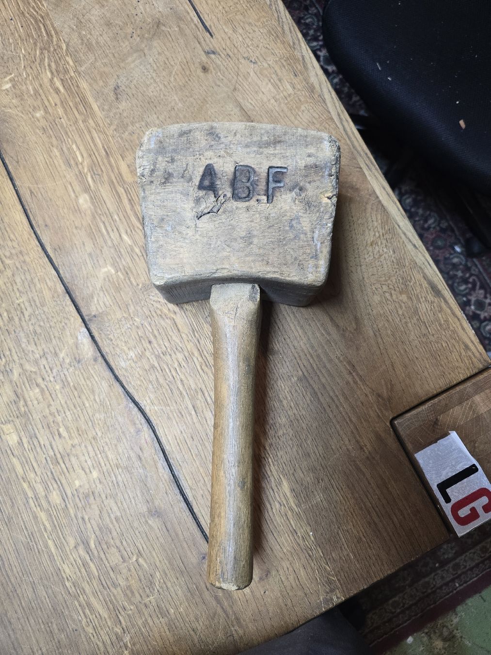 Tutti gli attrezzi: Antiker Holzhammer A.B.F. (M) – Usato da Rorschach venduto da TimelessTrading