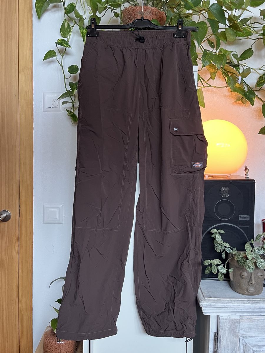 Dickies Pantaloni: Dickies Parachute Hose braun – Usato da Samedan venduto da K7kgh 1
