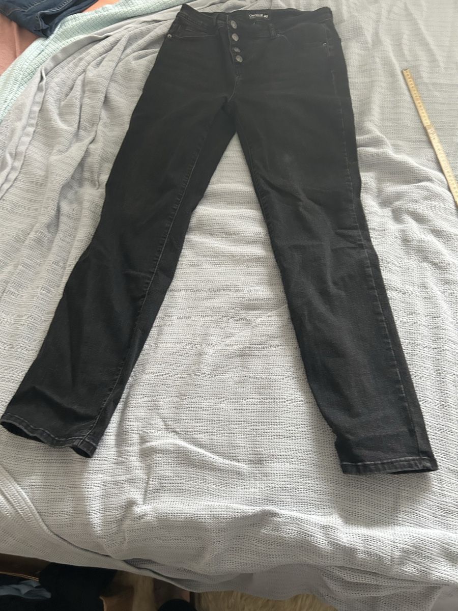 Jeans: Schwarze neu Jeanshosen – Nuovo (secondo la descrizione) da Rüti ZH venduto da Masken