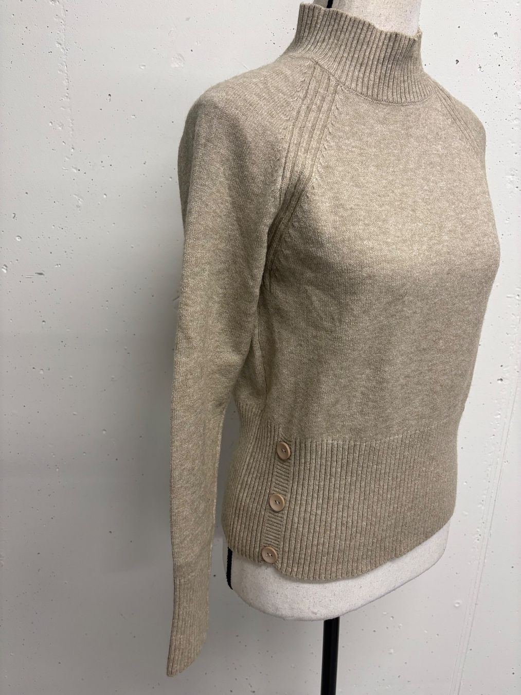 Twinset Pulls & Sweat-shirts: Twinset Pullover beige Viskose Gr. S Turtleneck Feinstrick – Neuf (Voir description) à Regensdorf par secondchancefashion 1