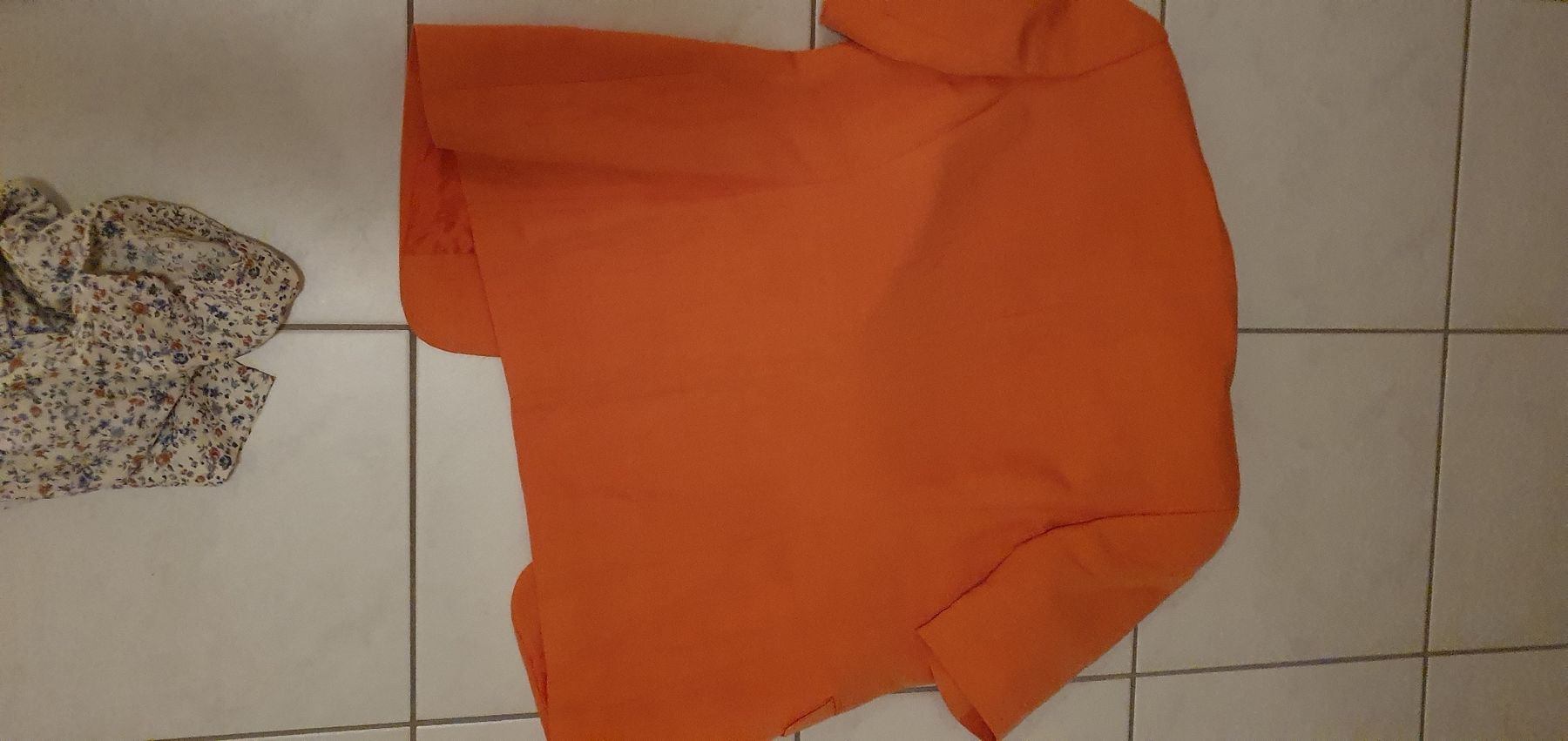 Kleider: Sommerkleid mit Blumenmuster, Gr. 44, Top Zusta – Gebraucht aus Einsiedeln von sus_8gdc 5