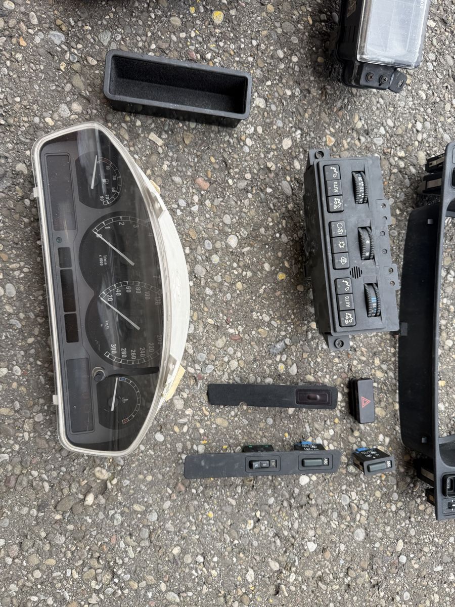 BMW Alle Autoersatzteile: BMW E31 Teile Konvolut Occasion – Gebraucht aus Bäch SZ von adr_xm62 1