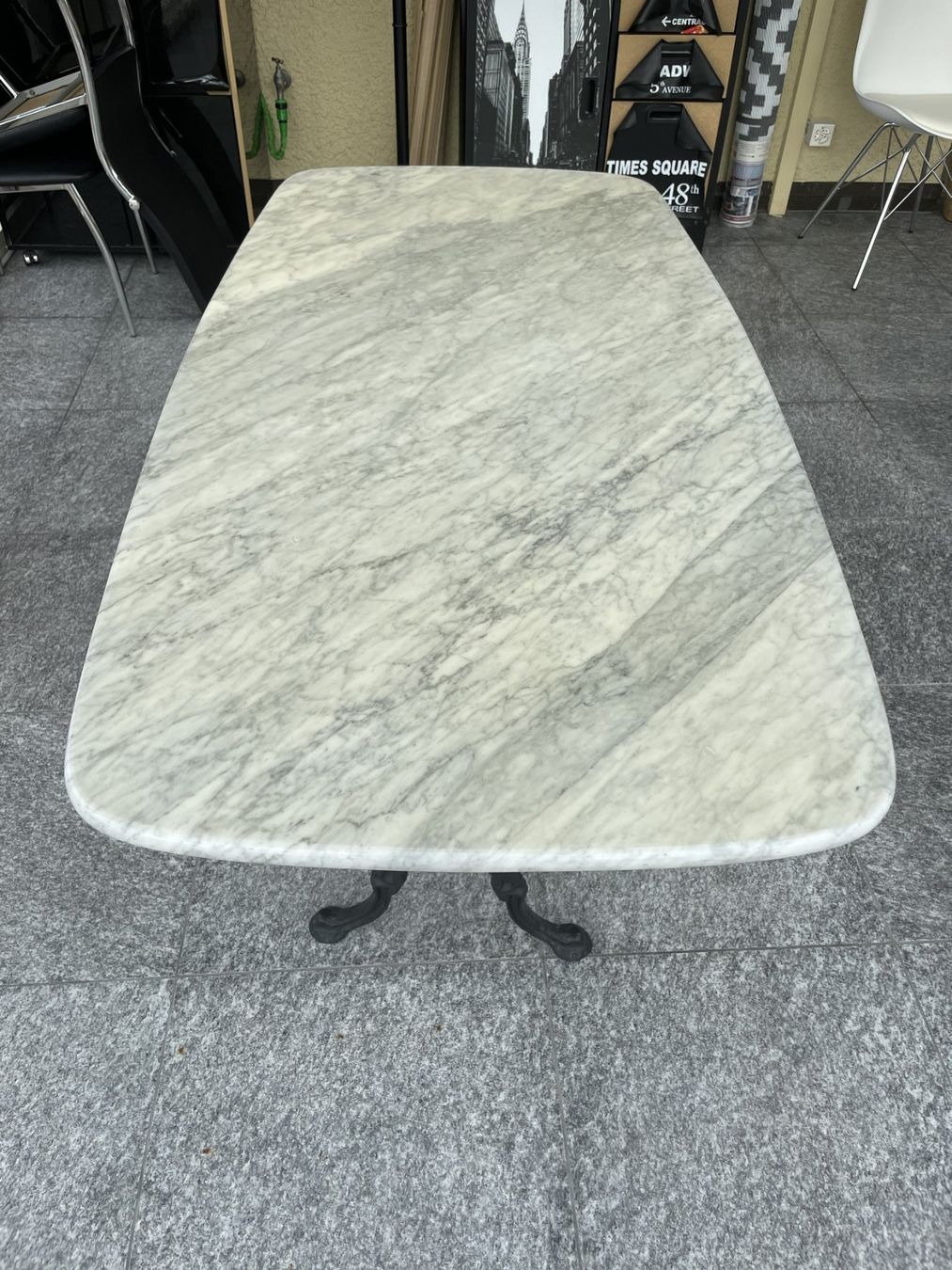 Tables: Table avec plateau en granit – D'occasion à Mont-sur-Lausanne par cha_wf5w