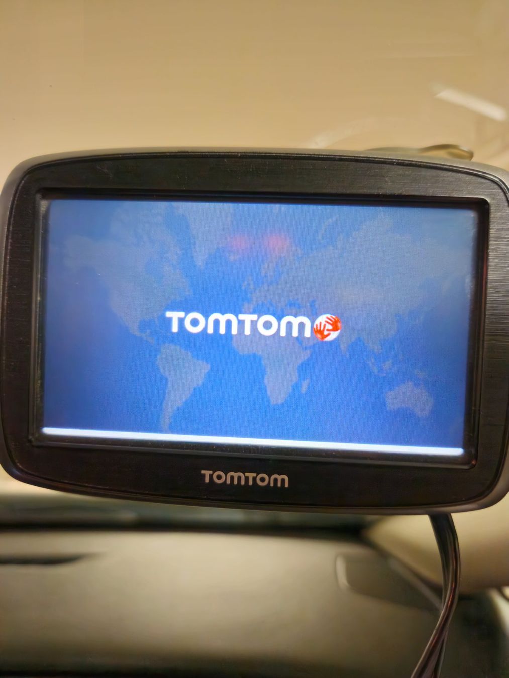Tomtom Navigatori: TomTom Navigationsgerät gebraucht mit Ladekabel – Usato da Wädenswil venduto da Nafets_123 3