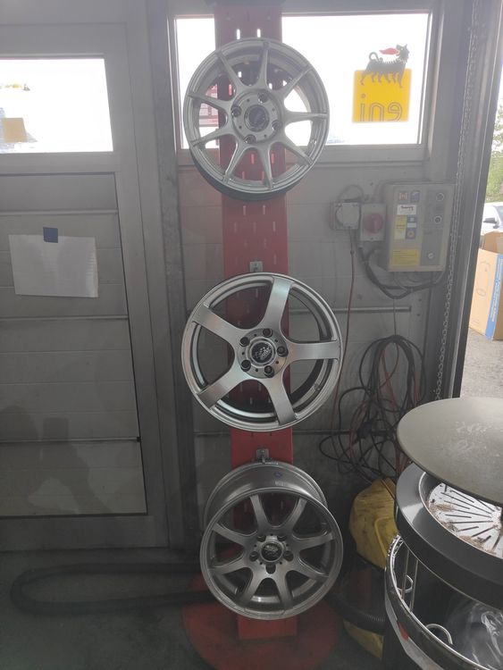 Felgenständer Aus Edelstahl - Drehbarer Radständer Für Autoreifen