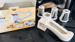 Gemüse Raffel/Mandoline mit 3 Trommeln, neuwertig! (54)