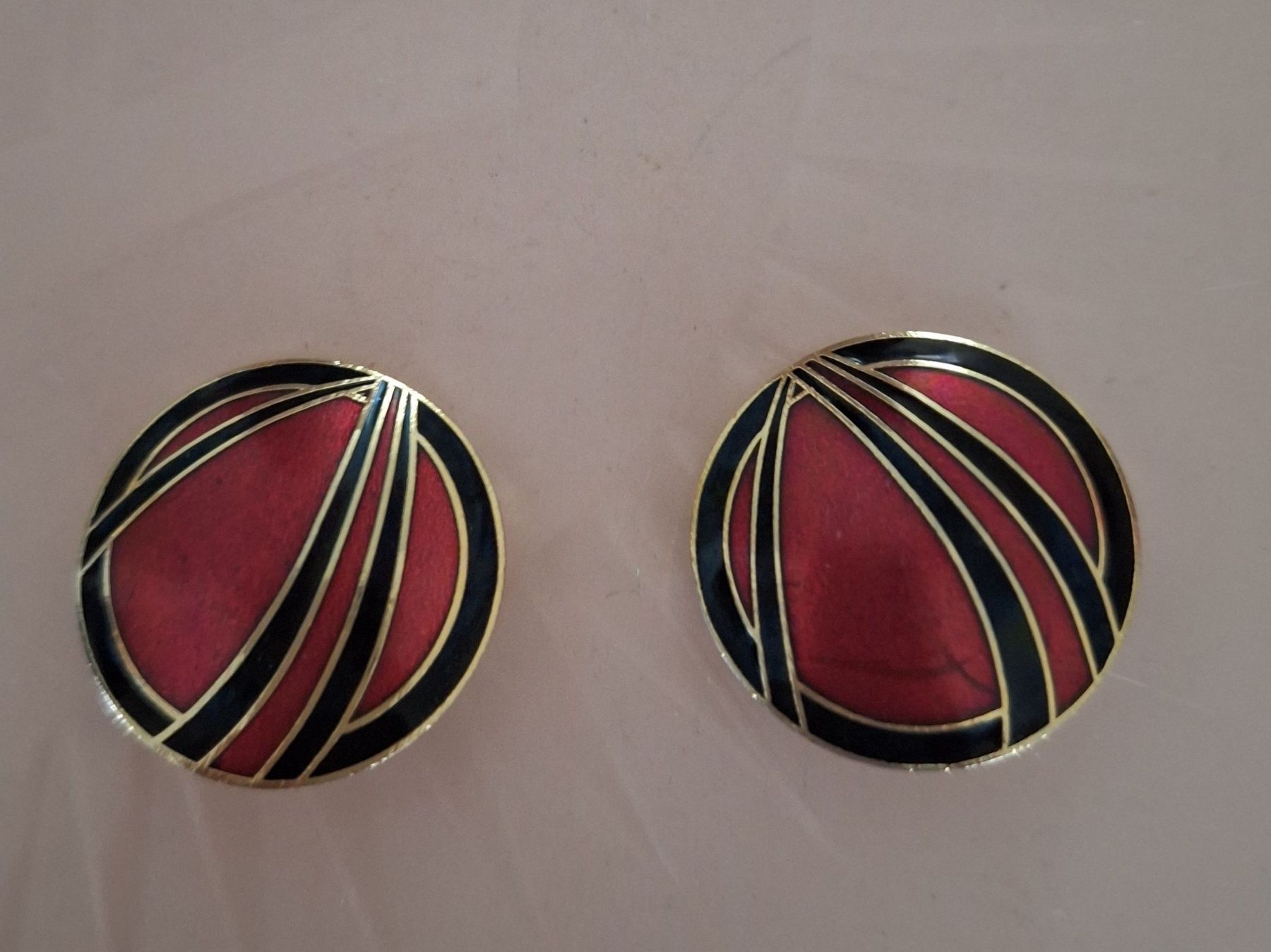 Boucles d'oreille: Ohrclipse Rot Emaile.Neuwertig – D'occasion à Kerzers par ExpressoTerreno
