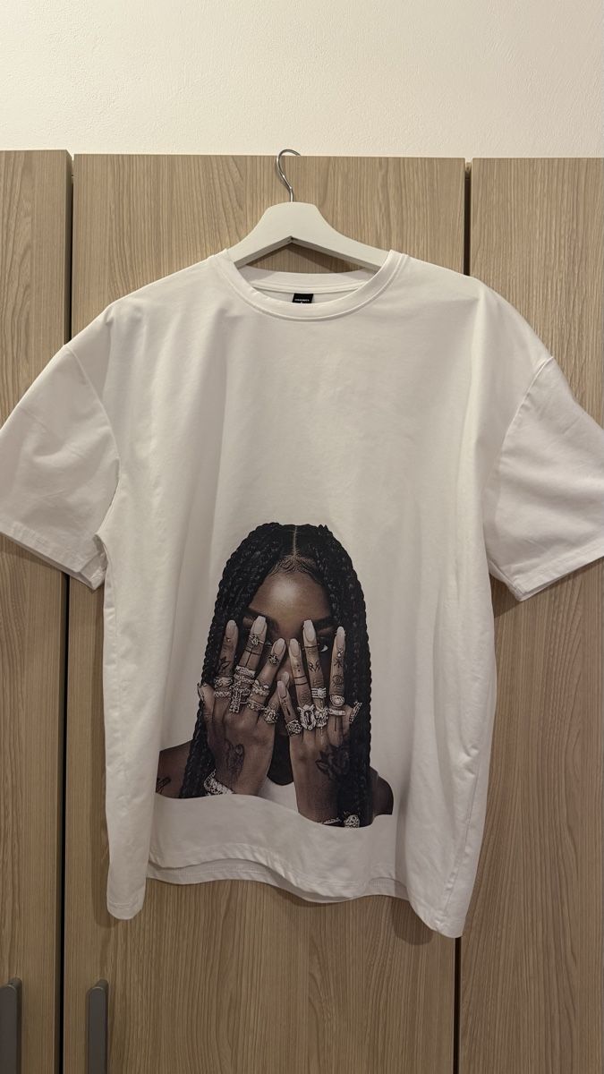 Shein T-shirt: Weisses T-Shirt mit Print – Nuovo (secondo la descrizione) da Buchs SG venduto da mquip