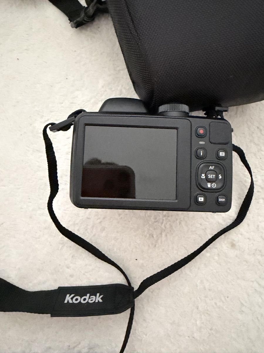 Kodak Kamera: Digitalkamera PIXPRO AZ422 gebraucht mit Tasche – Gebraucht aus Rorschach von Costa_18 3