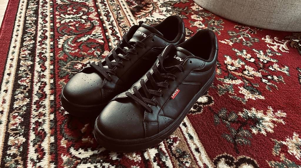 Levi's Scarpe da uomo: Schuhe Levi's schwarz (44) NEU – Nuovo (secondo la descrizione) da Zürich venduto da lupolupo