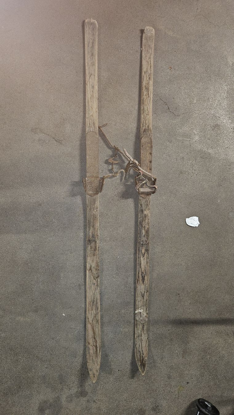 Skis: Holz Ski – Gebraucht aus Wald ZH von Walder8636