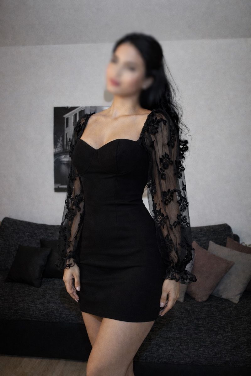 Shein Vestiti: Schwarzes Minikleid mit Spitze – Usato da Wädenswil venduto da BebaGlow 4