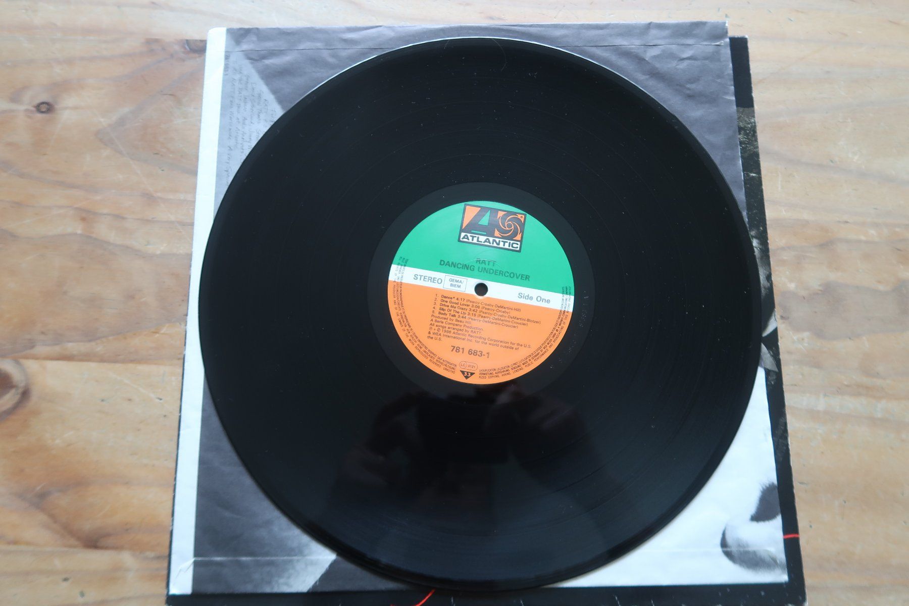 Dischi in vinile: RATT - DANCING UNDERCOVER -  VINYL LP – Usato da Basel venduto da Patiscat 3
