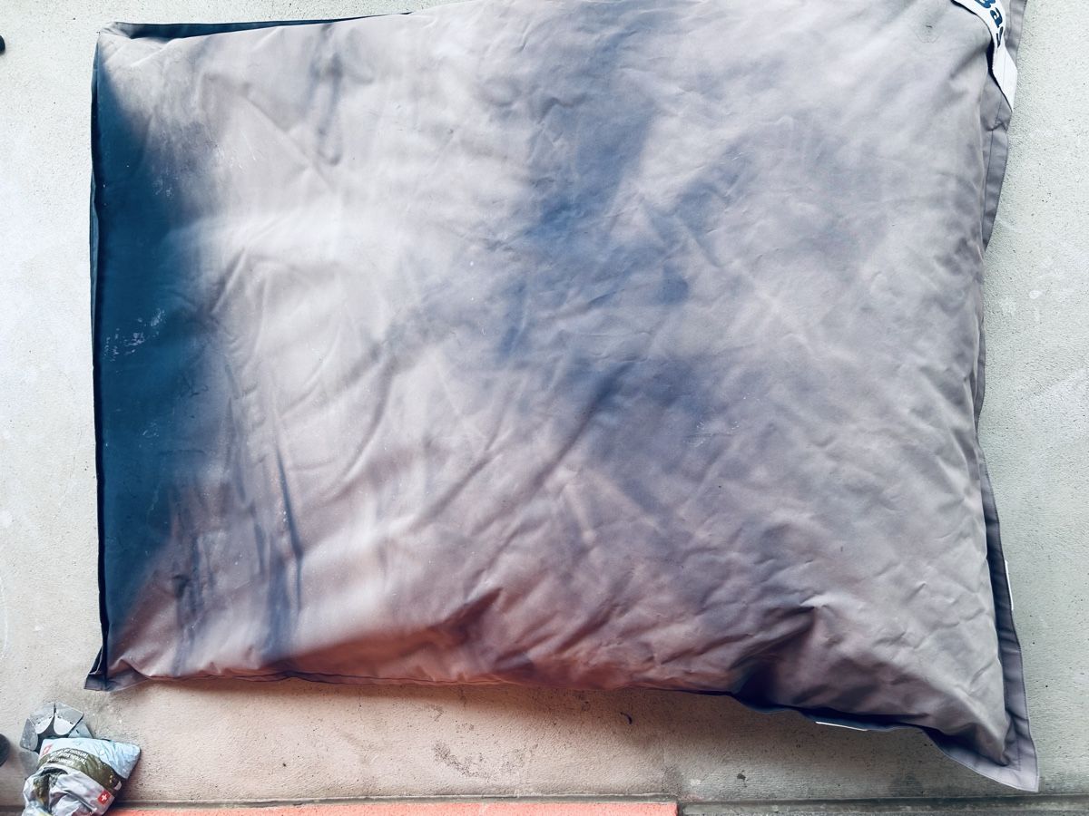 Poltrone: Jumbo Bag Sitzsack Grösse L leichte Gebrauchsspuren – Usato da Bülach venduto da Snip4u 2