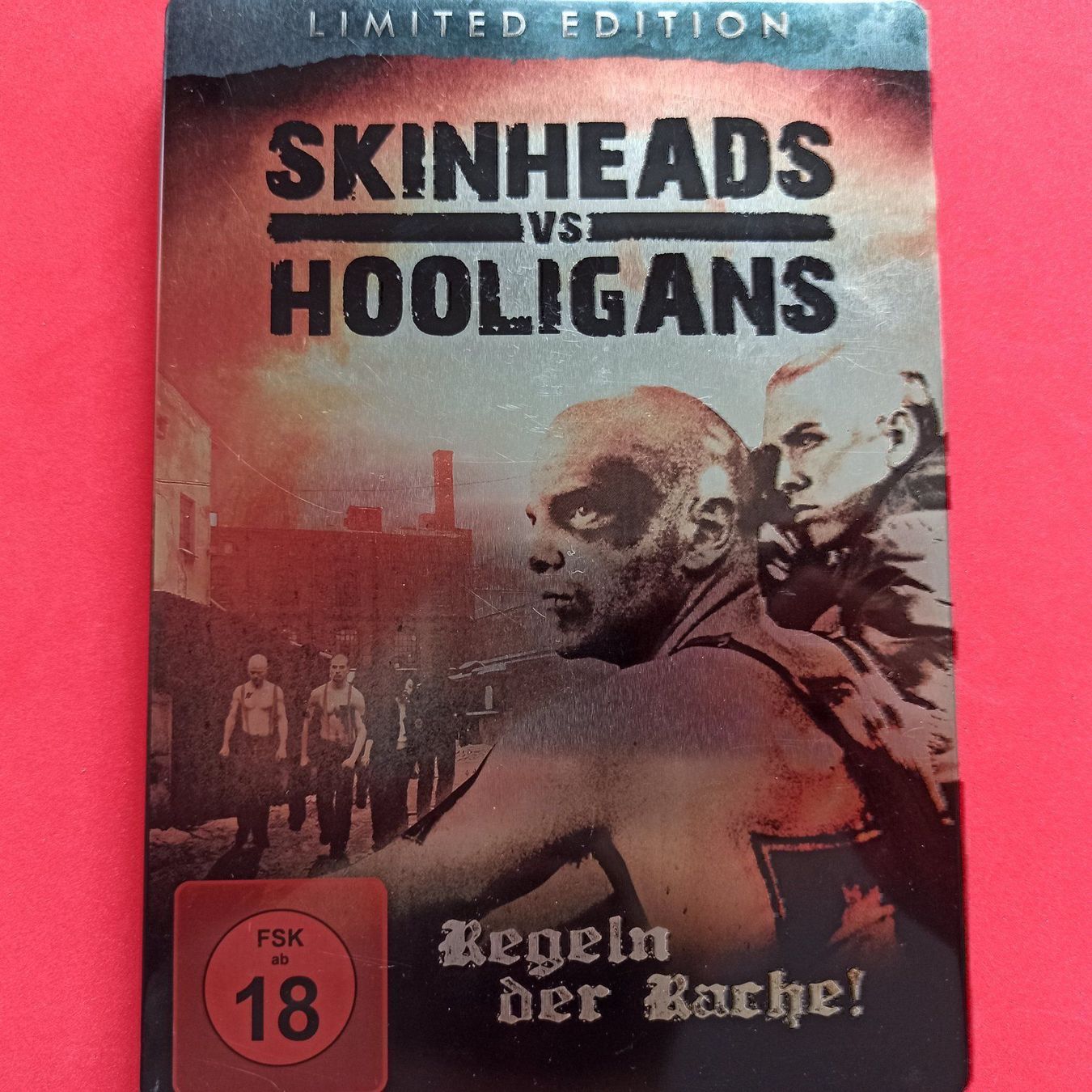 Tutti i DVDs: Skinheads vs. Hooligans - STEELBOOK – Usato da Dübendorf venduto da kb86_MOVIE