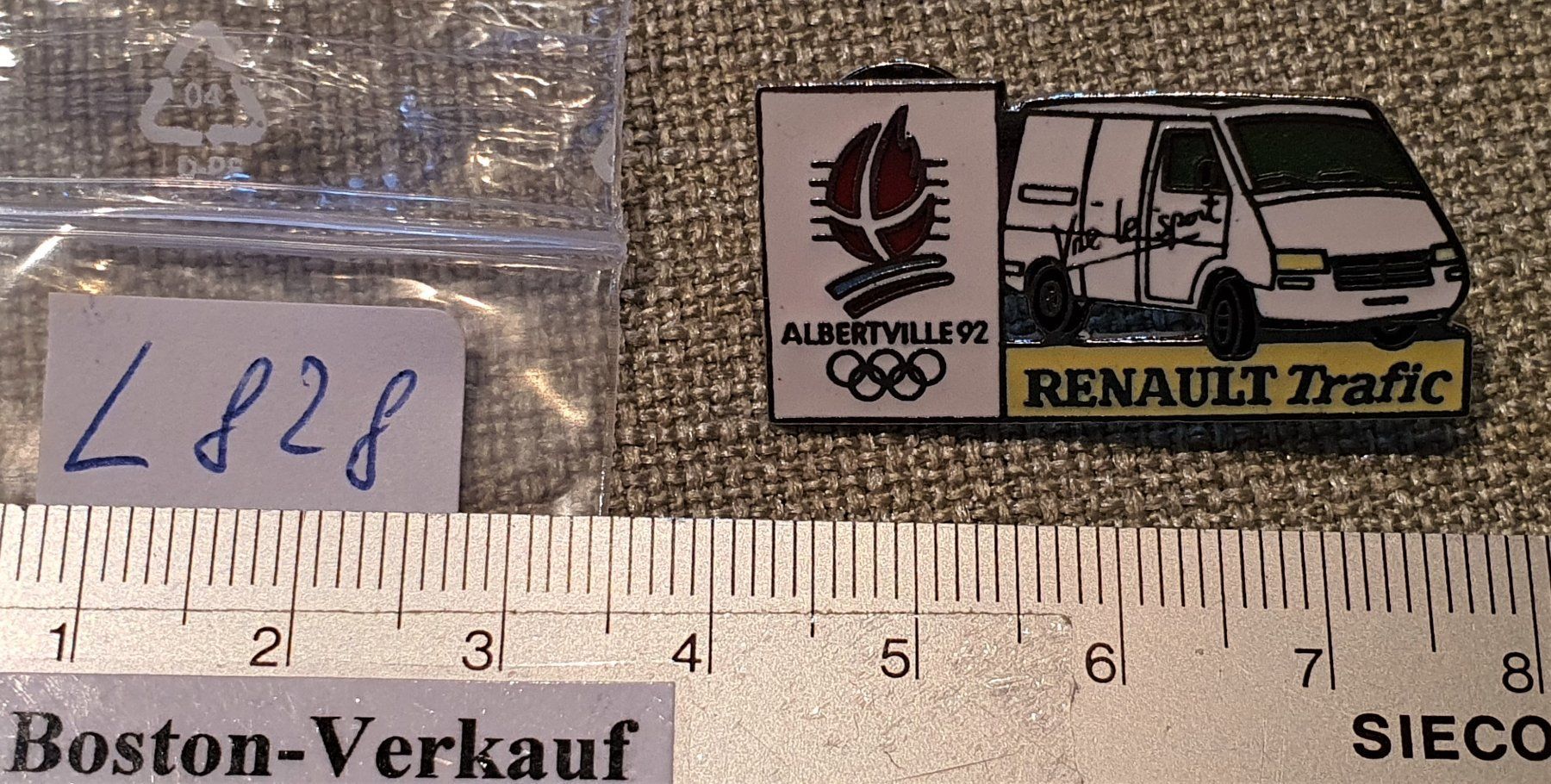Placchette & Badge: L828 - Pin Olympia Albertville 1992 Renault Trafic – Usato da Reinach BL venduto da Boston-Verkauf 2