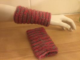 Pulswärmer 👐 Farben hellgrau/rosa - handgestrickt - NEU