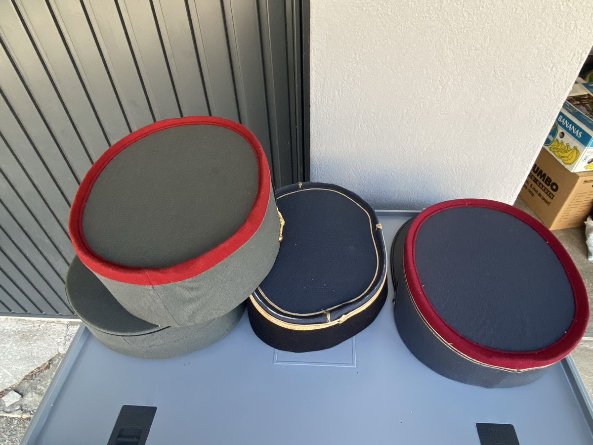 Uniformen: Lot casquette police  – Gebraucht aus bôle von Pilou83 2