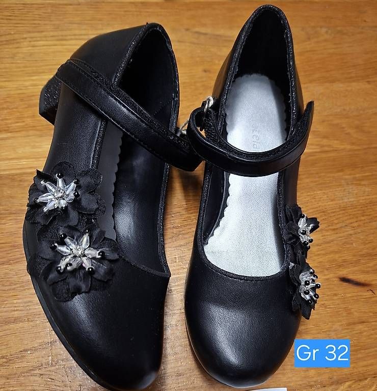 Scarpe per ragazze: Festliche Schuhe Mädchen Gr 32 – Usato da Büttikon AG venduto da Swisslady_1