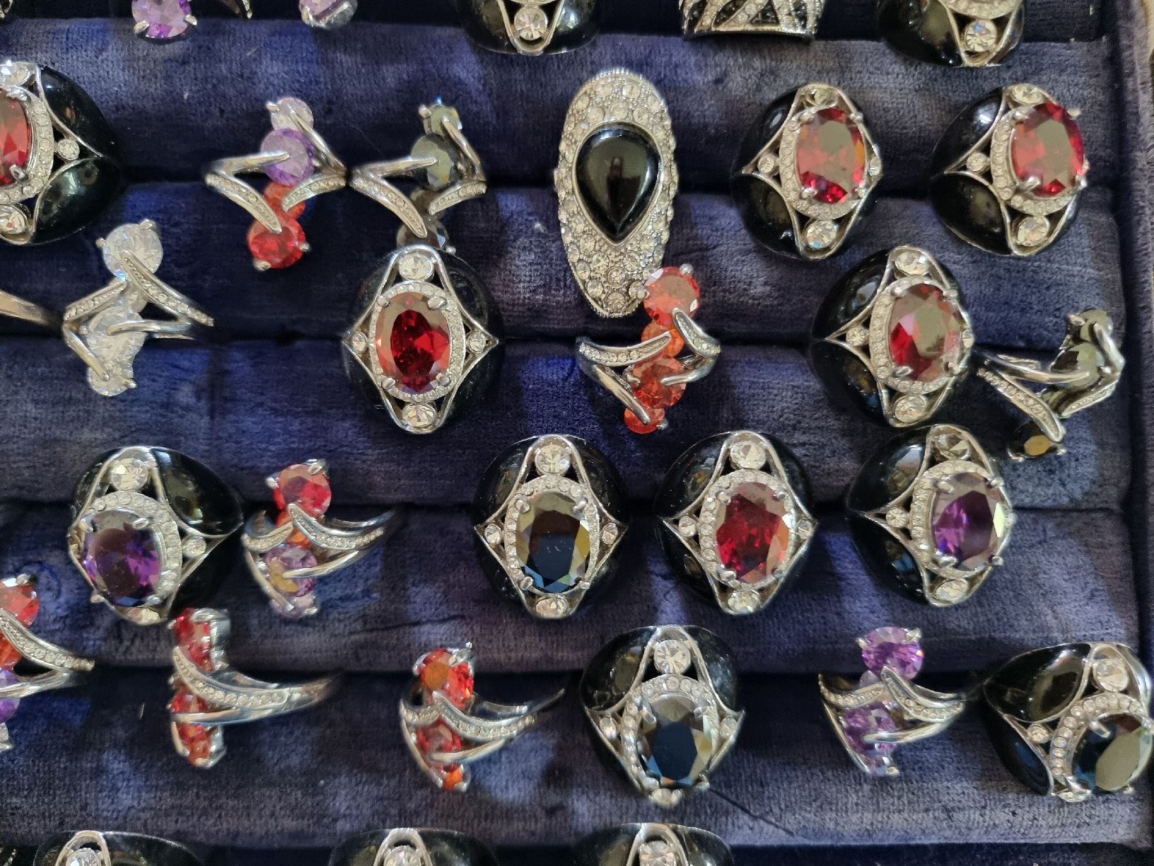 Ringe: Modeschmuck Ringe in verschiedenen Grössen  – Gebraucht aus Berschis von treedosha01 1