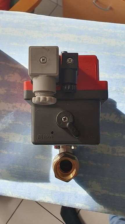 Armaturen: elektrische Absperrarmatur MOD.: H10 Type J2 – Gebraucht aus Hägendorf von CLBPL4 1