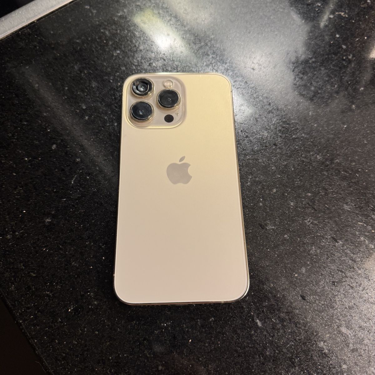 Apple Handys / Smartphones: Apple iPhone 13 Pro Max Gold 256GB – Gebraucht aus Aarau Rohr von mr.7 1