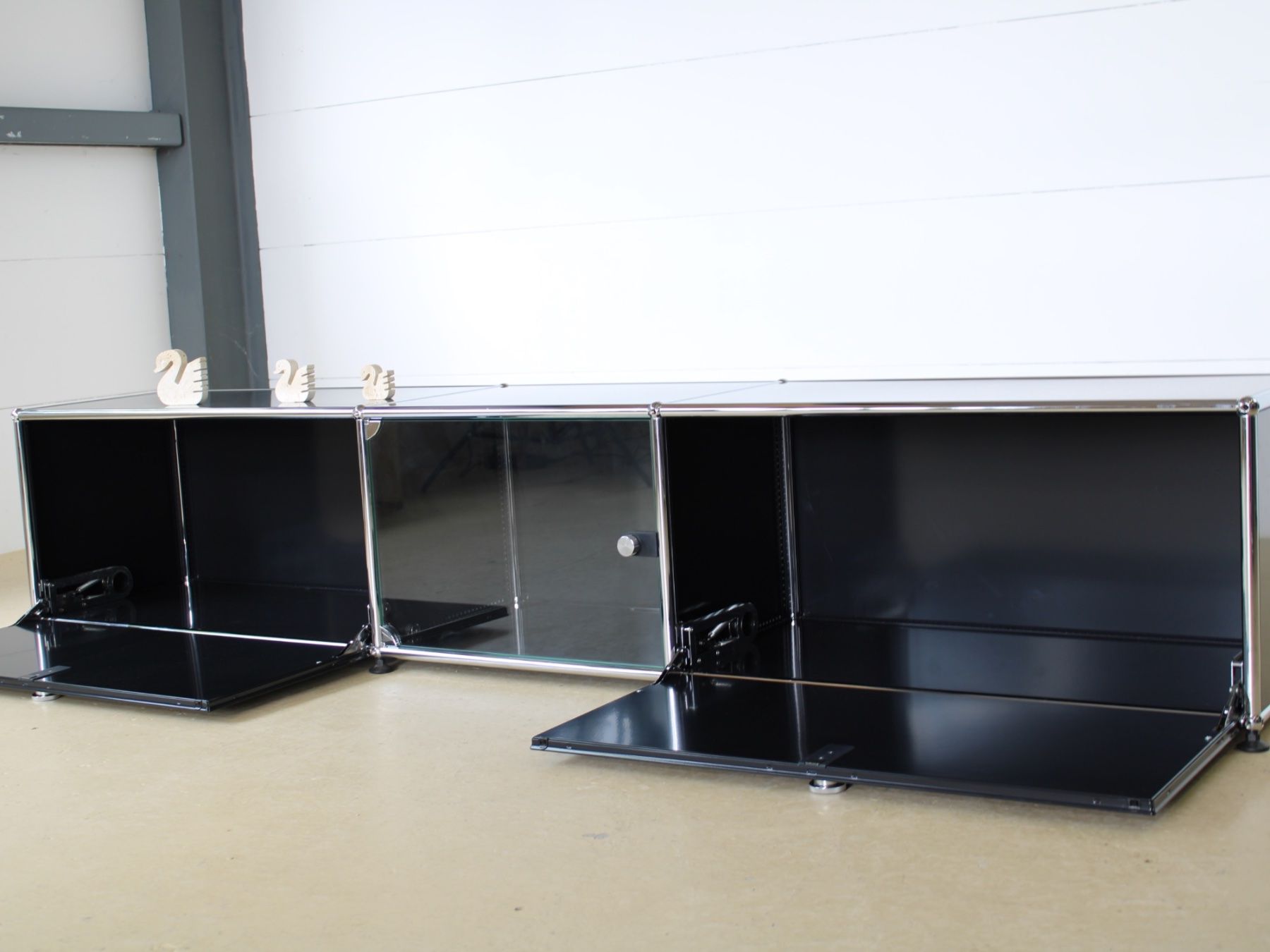 USM Cassettiere: USM Lowboard in Schwarz – Usato da Meinisberg venduto da atelier_TILIJA 1