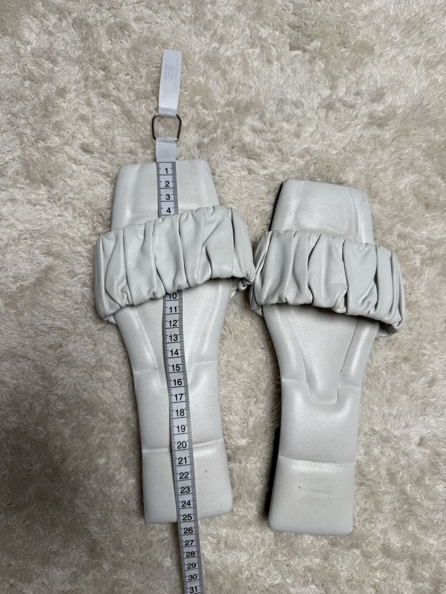 Khaite Damenschuhe: Khaite sandals 690$ – Gebraucht aus Barna von orbuyorcry 6