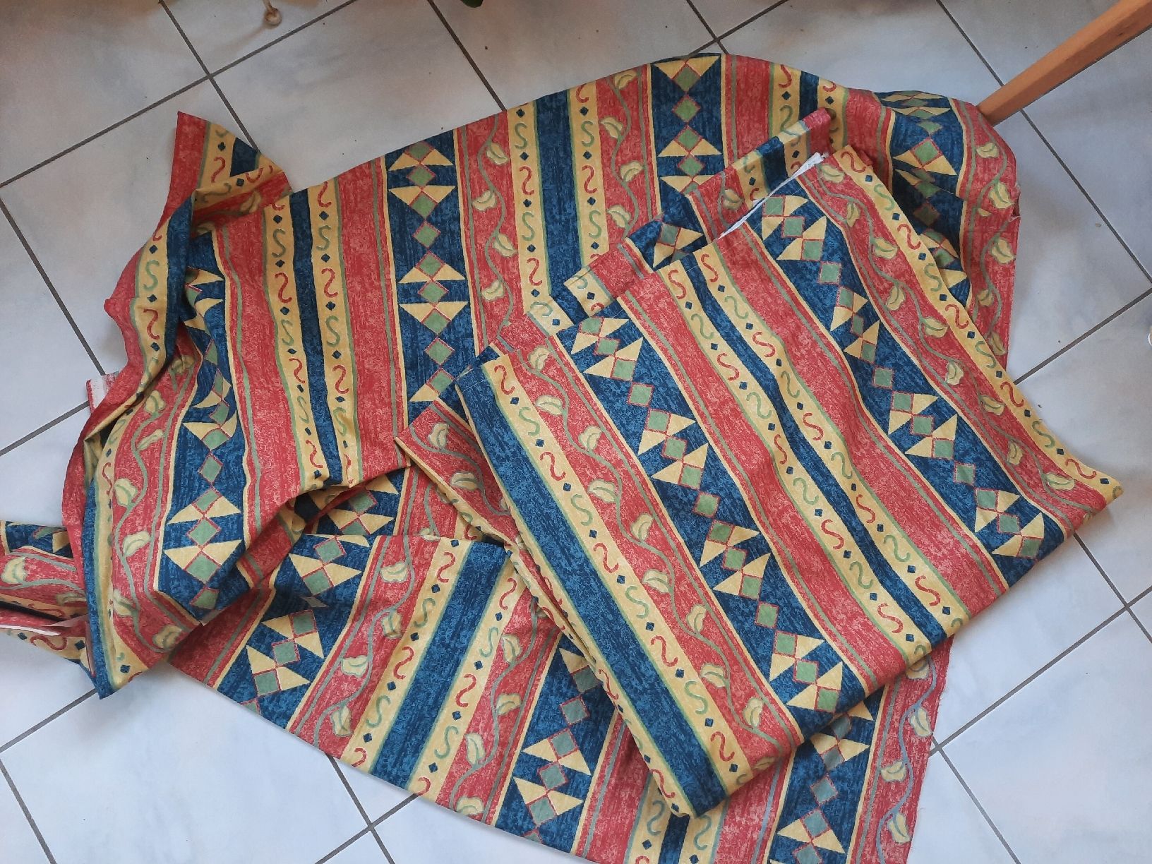 Vorhänge: VINTAGE, 2 RIDEAUX. Jamais utilisés – Gebraucht aus Le Locle von marylise01