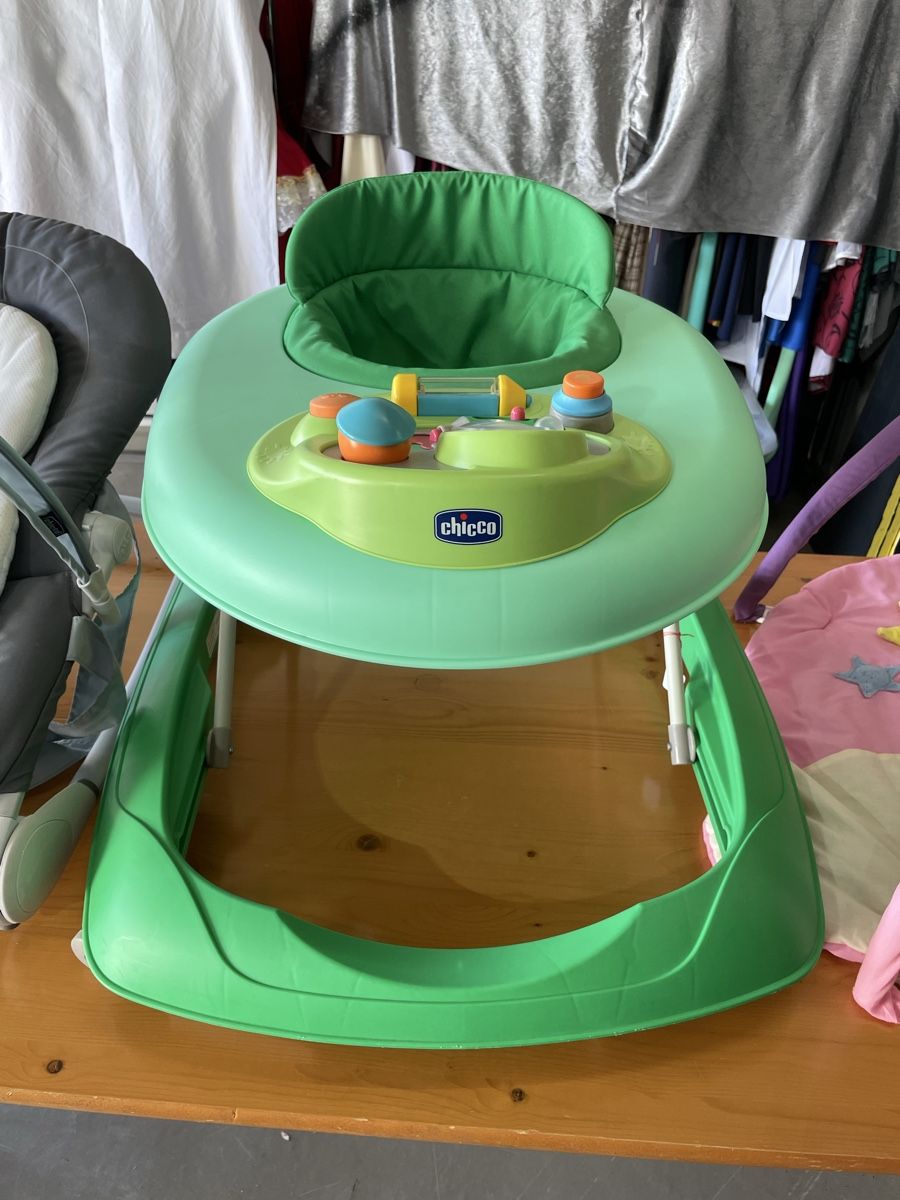 Chicco Sdraiette & Sdraiette a dondolo: Konvolut Chicco Babyspielsachen – Usato da Wünnewil venduto da 2day 3