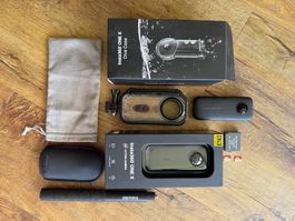 Insta 360 One X mit viel Zubehör