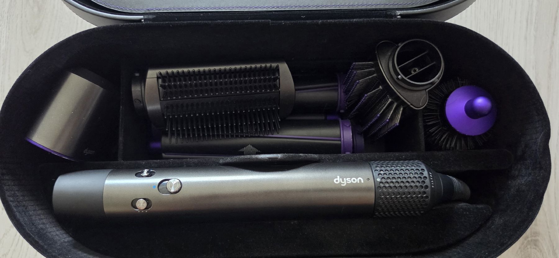 Dyson Föhn: dyson airwrap – Gebraucht aus Eschert von SoS_Tilt_and_Co