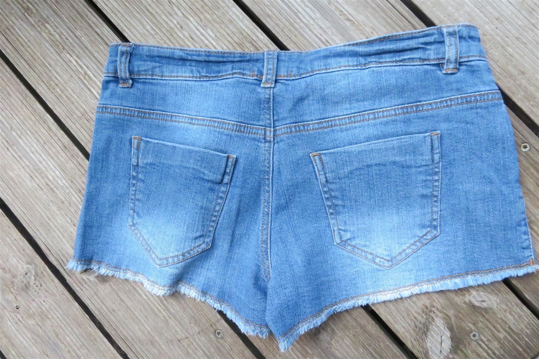 Pantaloni: TEZENIS Jeans-Stretchshorts Grösse M – Nuovo (secondo la descrizione) da Wil ZH venduto da Tamagy 2