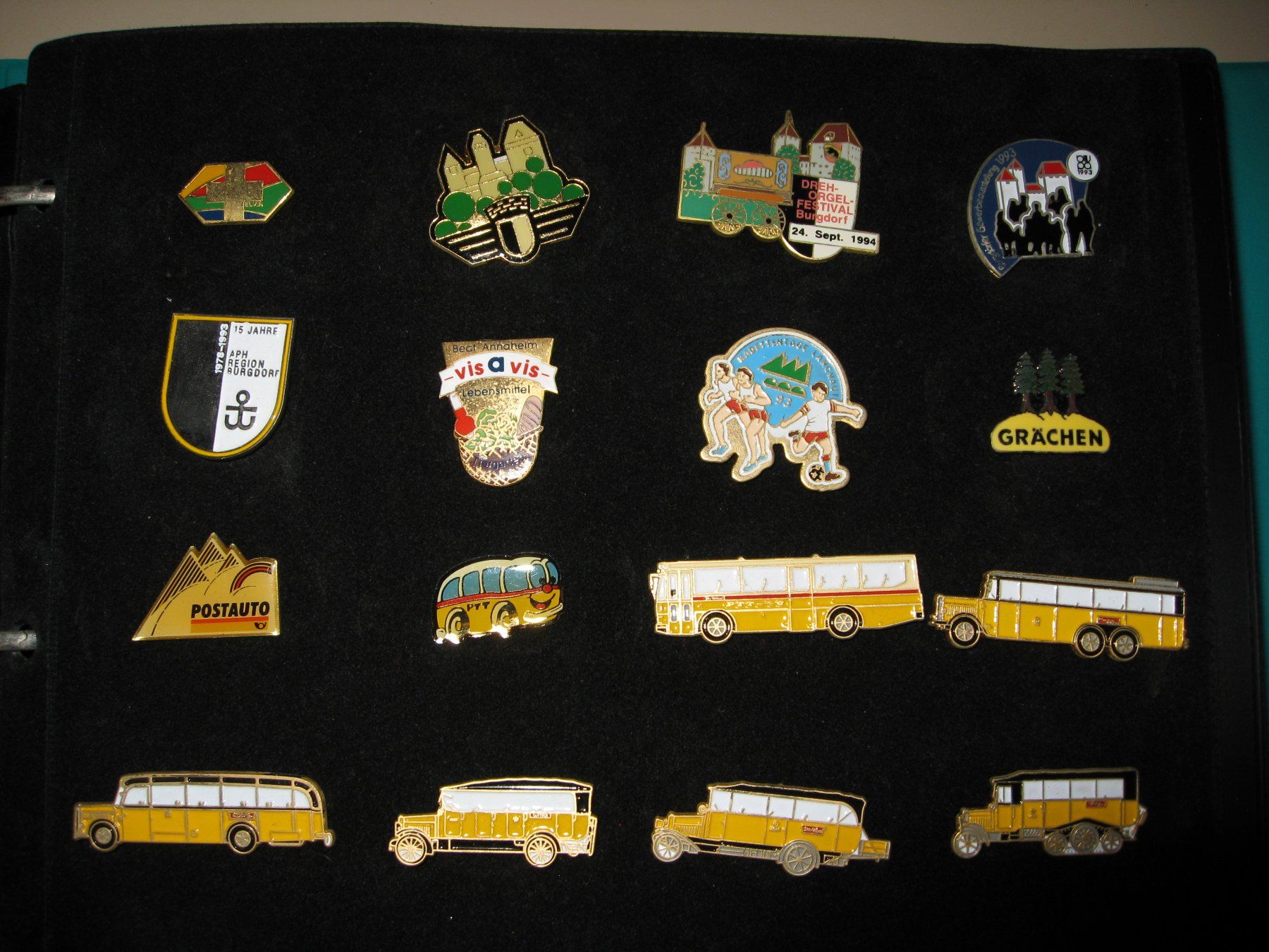 Placchette & Badge: Sammelordner mit 126 Pins – Usato da Burgdorf venduto da Crubi 5
