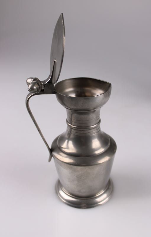 Set di piatti: Zinn Krüge und Becher set. – Usato da Rüti ZH venduto da Restwert_Rueti_ZH 2