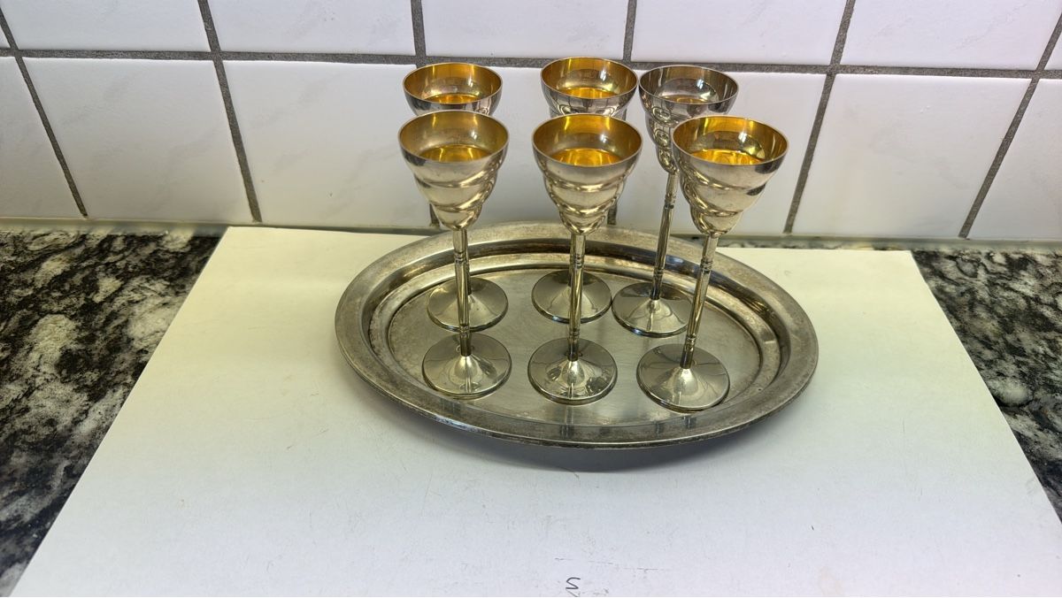 Autre vaisselle: 6er set Kelche mit Tablett versilbert. – D'occasion à Mellingen par Wupper