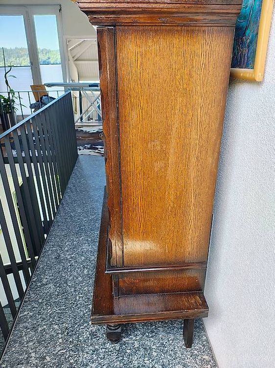 Commodes: Antike Holzkommode mit Schnitzereien: 2 Türen, 2 Schubladen – D'occasion à Gebenstorf par Kofol 2